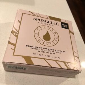 SPONGELLE Blossom Bliss Body Wash Infused Buffer